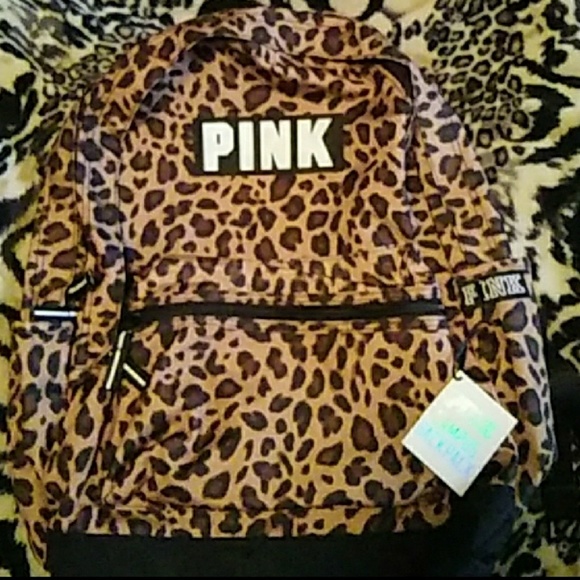 🆕Pink VS 2017 Pink Leopard Backpack - Picture 3 of 5